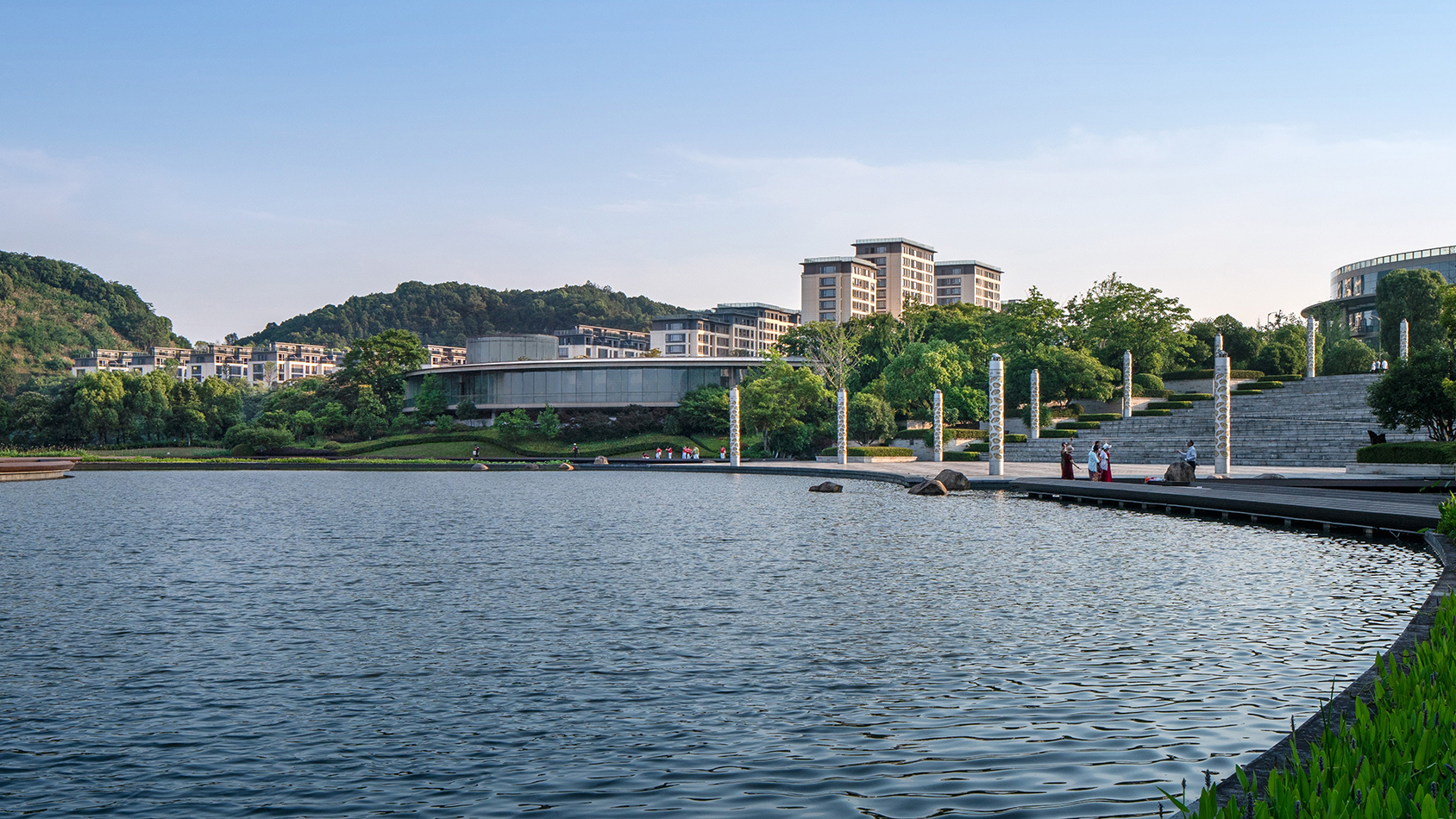 绿城·千岛湖柳岸晓风